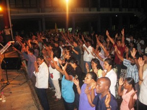 Hundreds worship at CTFM revival in Sri Lanka